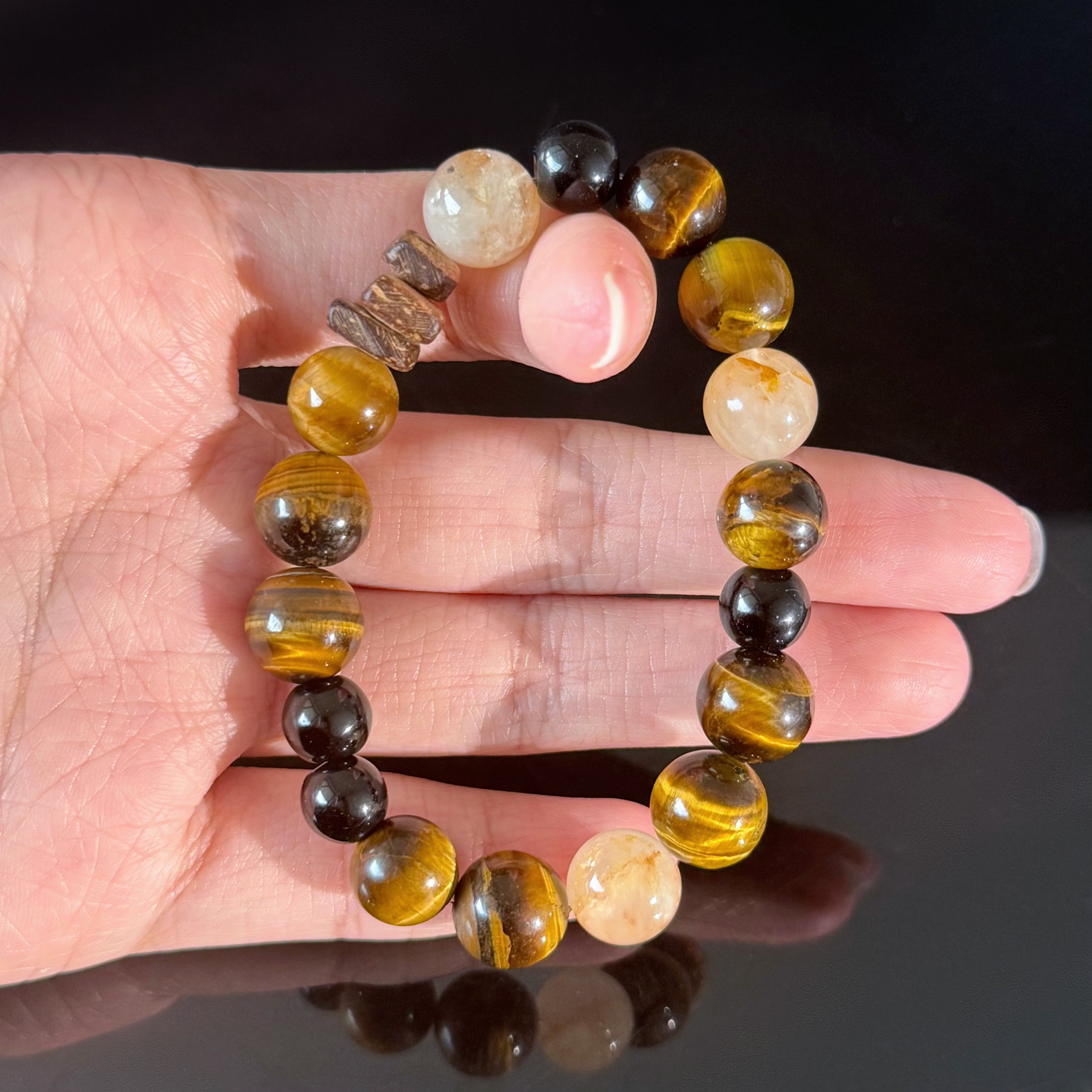 Strength, Confidence & Wealth Zodiac Crystal Bracelet for Leo & Capricorn