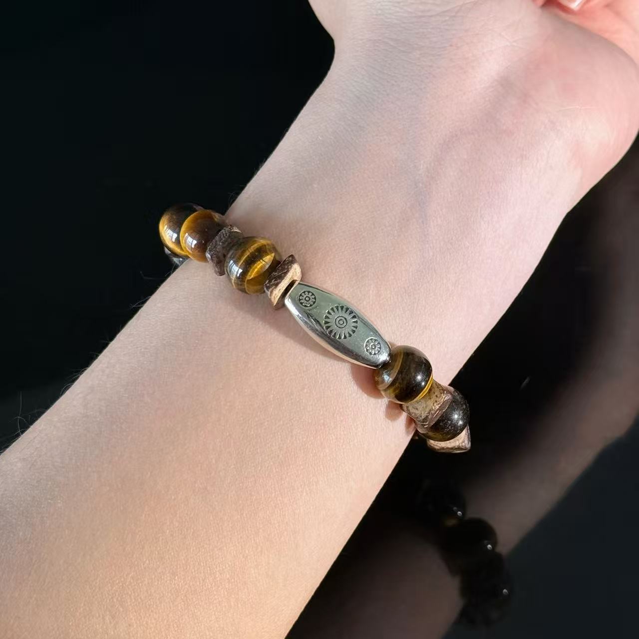 Handcrafted Tiger's Eye Bracelet — Symbolizing Protection and Confidence