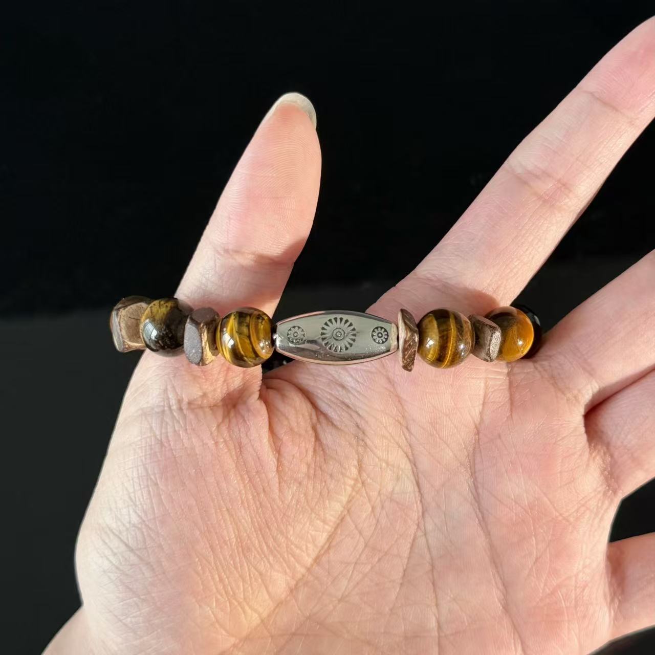Handcrafted Tiger's Eye Bracelet — Symbolizing Protection and Confidence