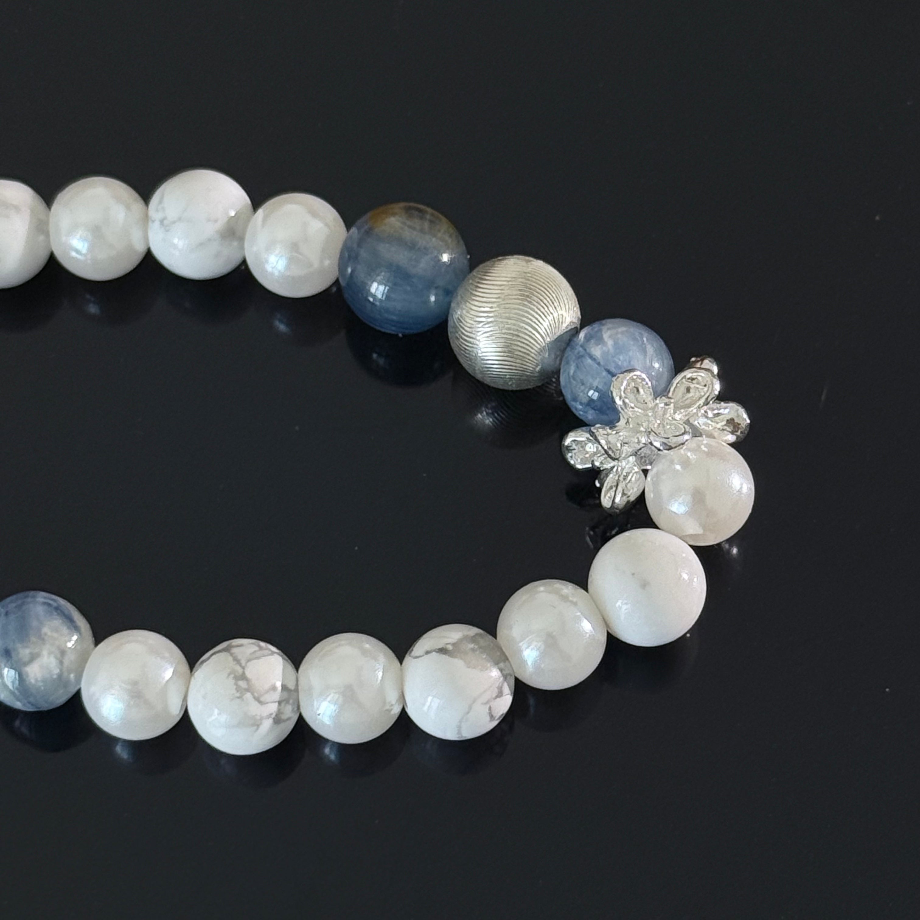 Blue Kyanite White Howlite Pearl Bow Beaded Bracelet, Calming Energy Crystal Bracelet for Women, Dainty Daily Wear Jewelry Gift