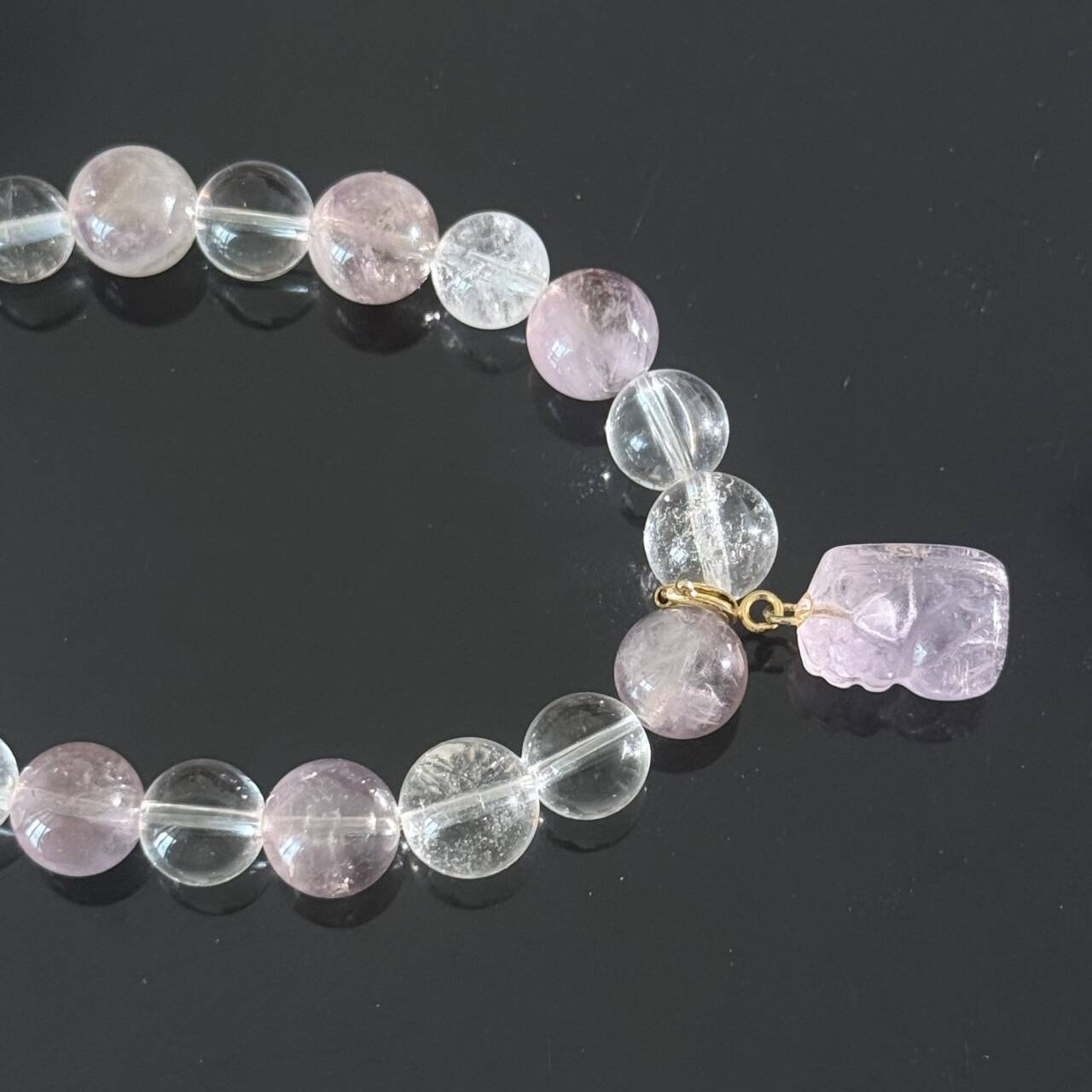 Elegant Clear Quartz & Amethyst Beaded Bracelet with Purple Charm – Minimalist Crystal Healing Jewelry
