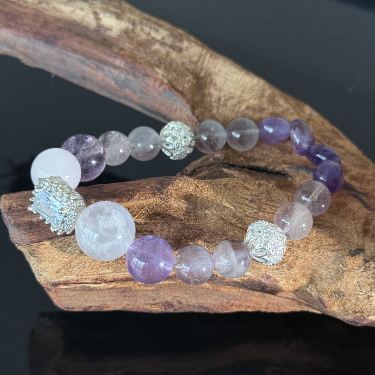 Natural Amethyst & Clear Quartz Bracelet — Handcrafted Beaded Healing Energy Bracelet for Calmness, Protection, and Spiritual Balance