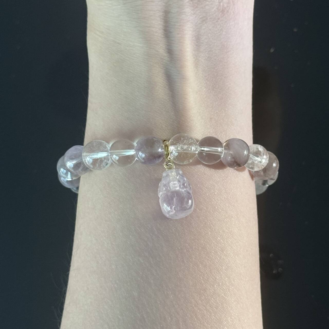 Elegant Clear Quartz & Amethyst Beaded Bracelet with Purple Charm – Minimalist Crystal Healing Jewelry