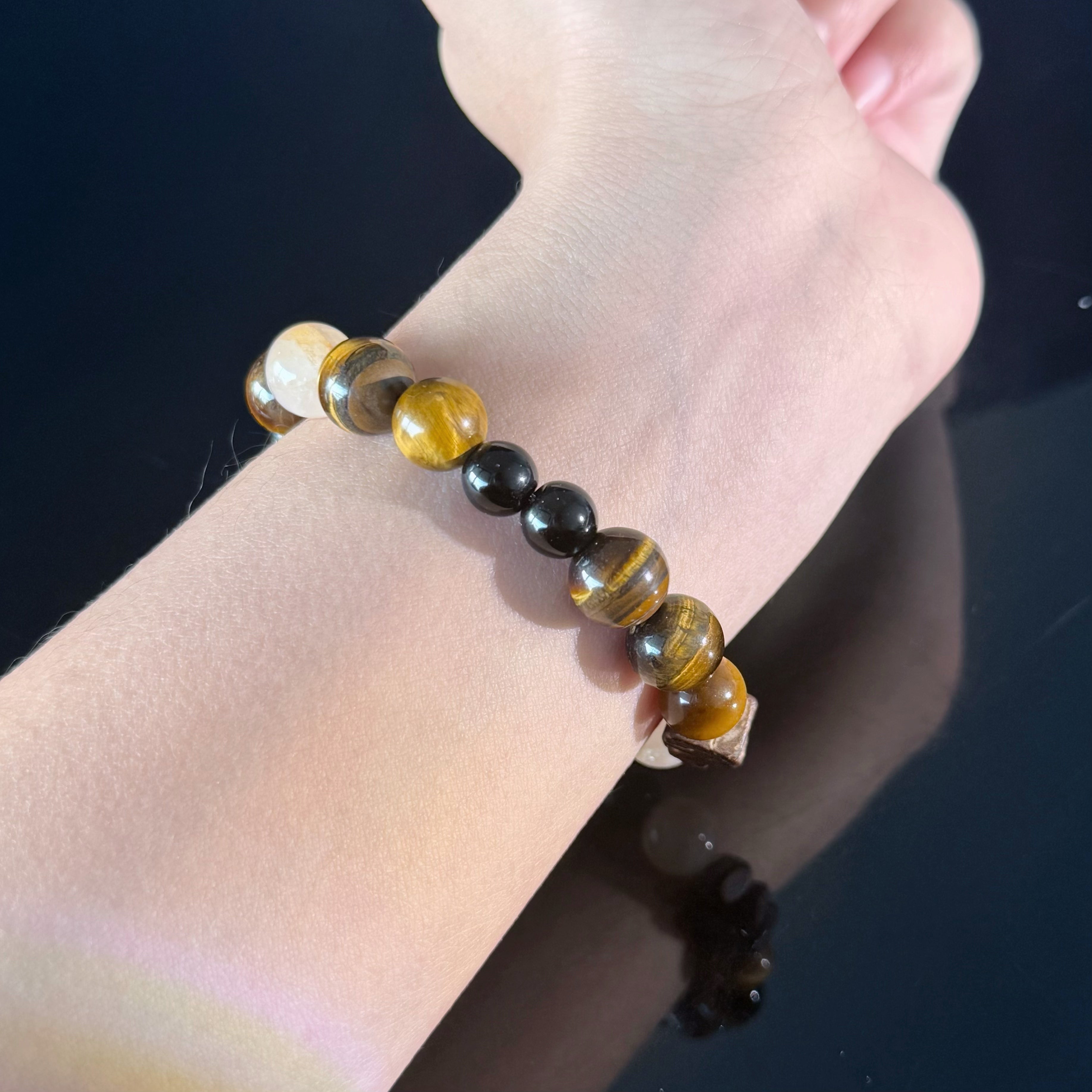 Strength, Confidence & Wealth Zodiac Crystal Bracelet for Leo & Capricorn