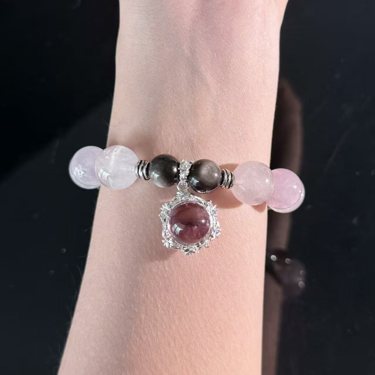 Amethyst & Black Obsidian Under the Moonlight | A Niche-Design Bracelet with an Atmospheric Vibe