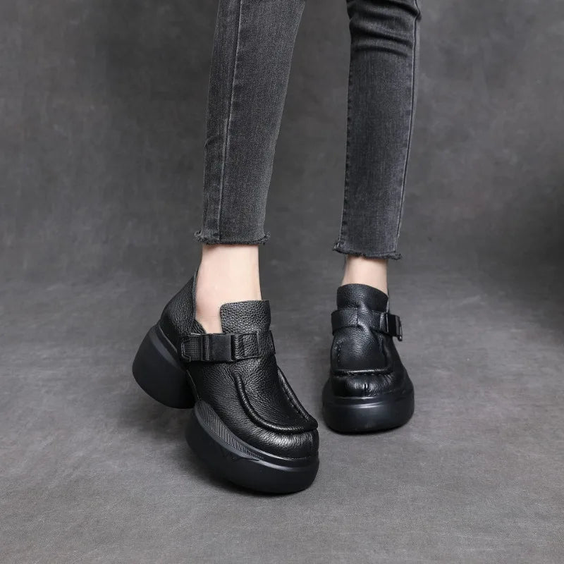 Round Toe Ethnic Leather Loafers