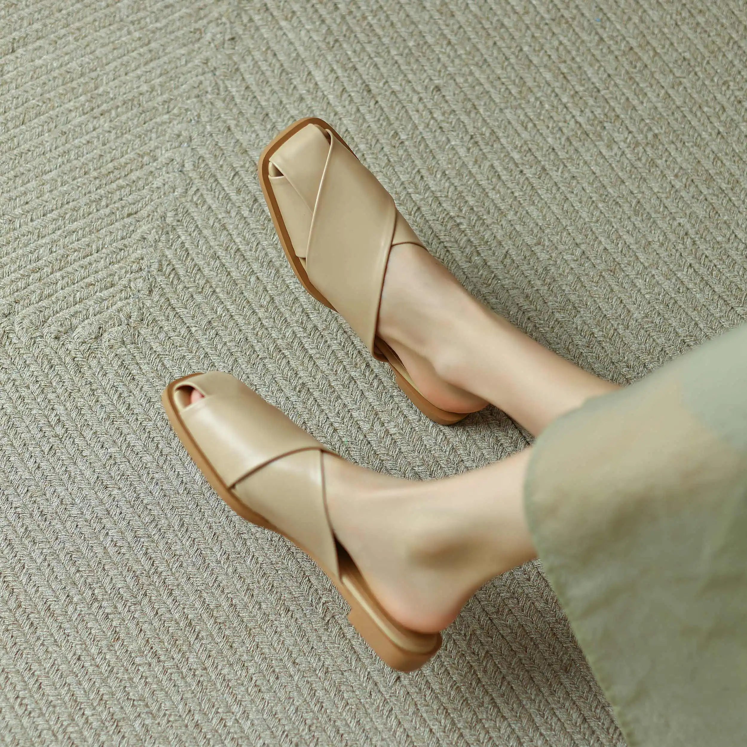 Concise Low Heel Mules