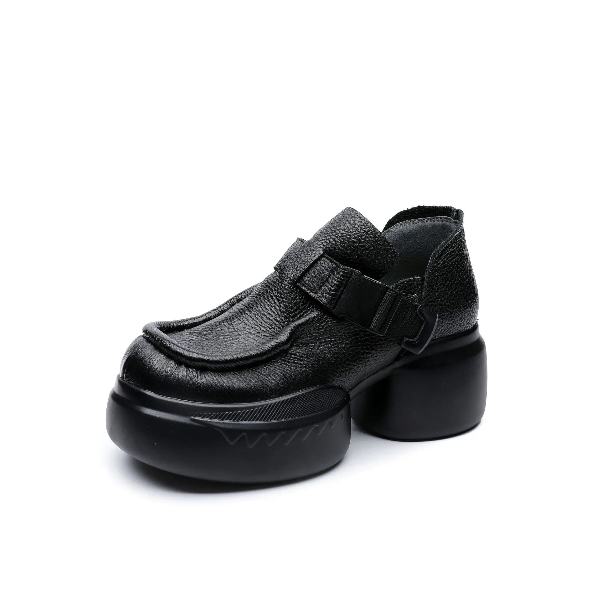 Round Toe Ethnic Leather Loafers