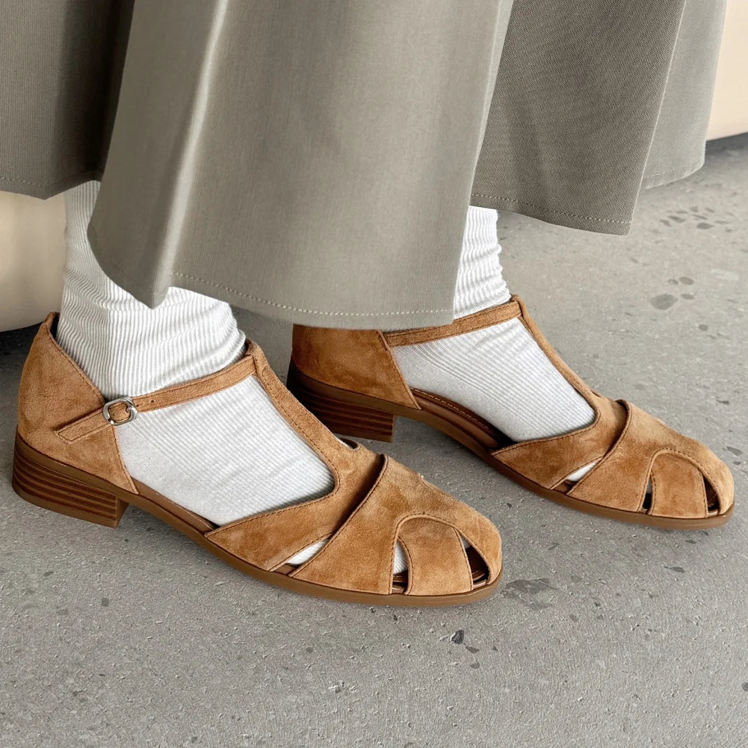 Narrow T-strap Flats Sandals