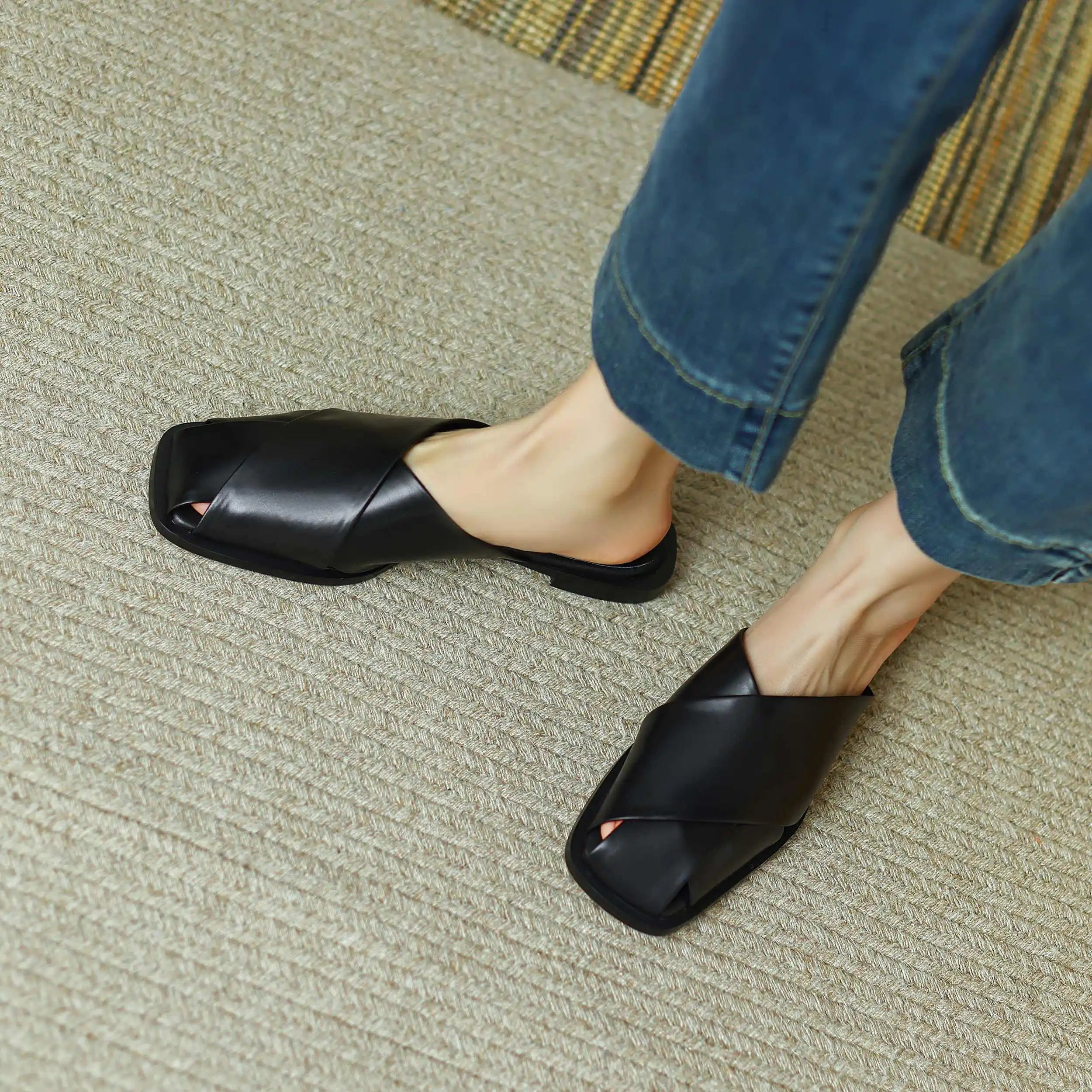 Concise Low Heel Mules
