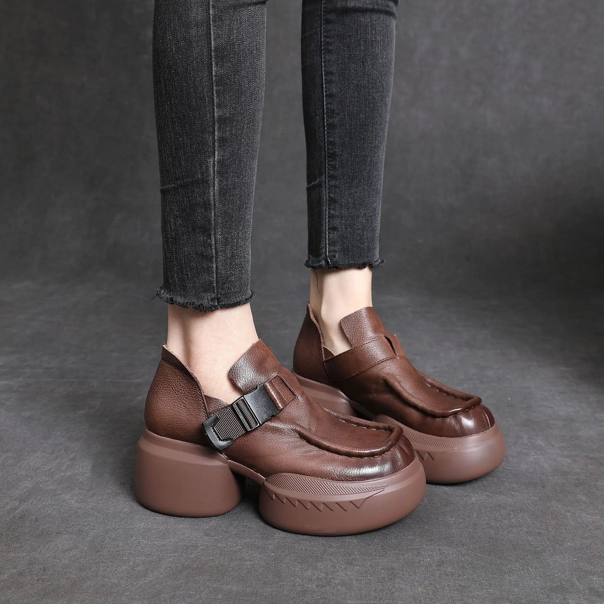 Round Toe Ethnic Leather Loafers