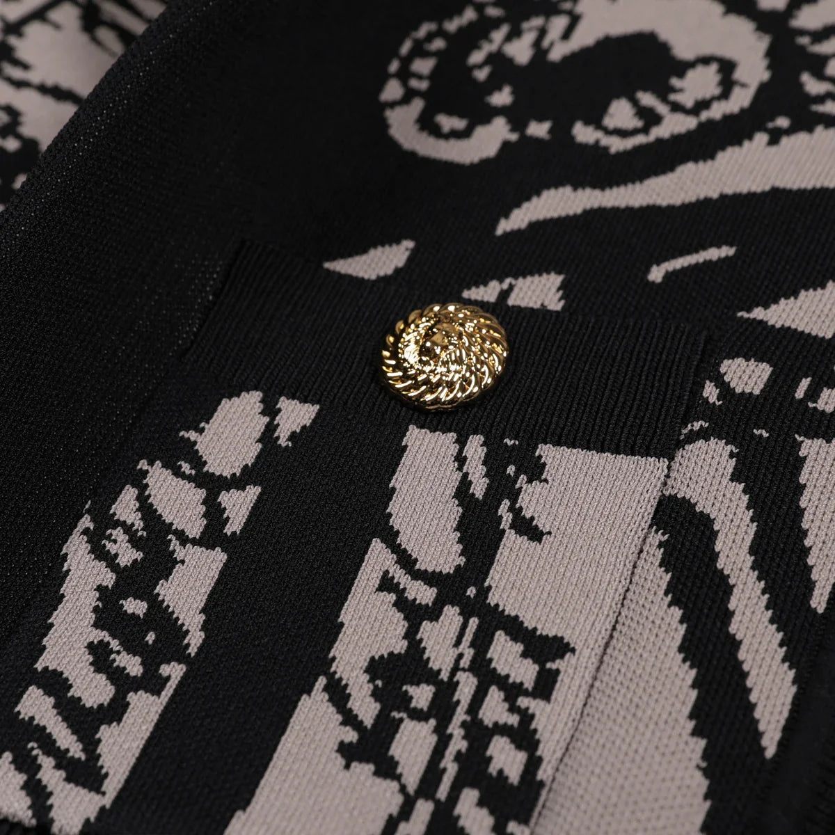 Fashionable Elastic Novel Fitted Cardigan