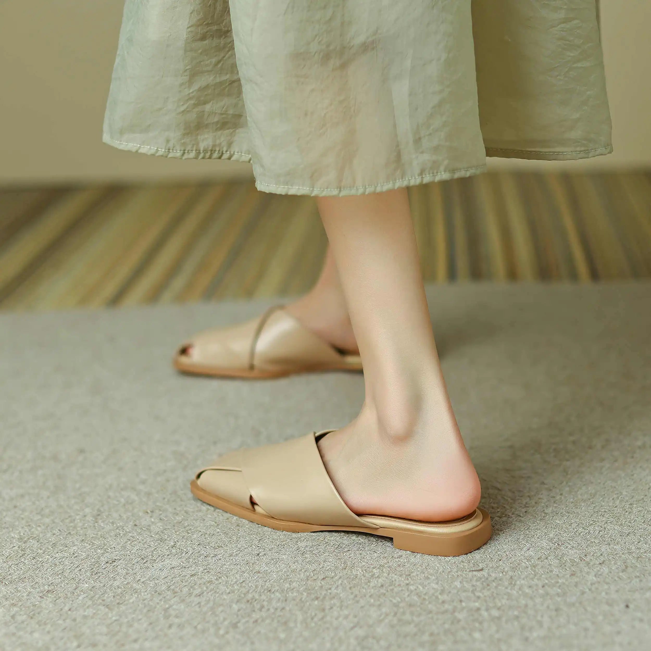 Concise Low Heel Mules