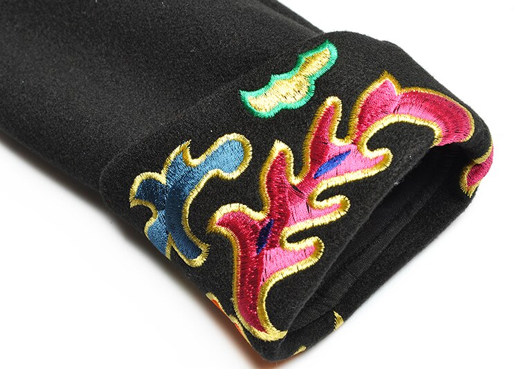 Single-breasted Embroidered Women's Woolen Overcoat