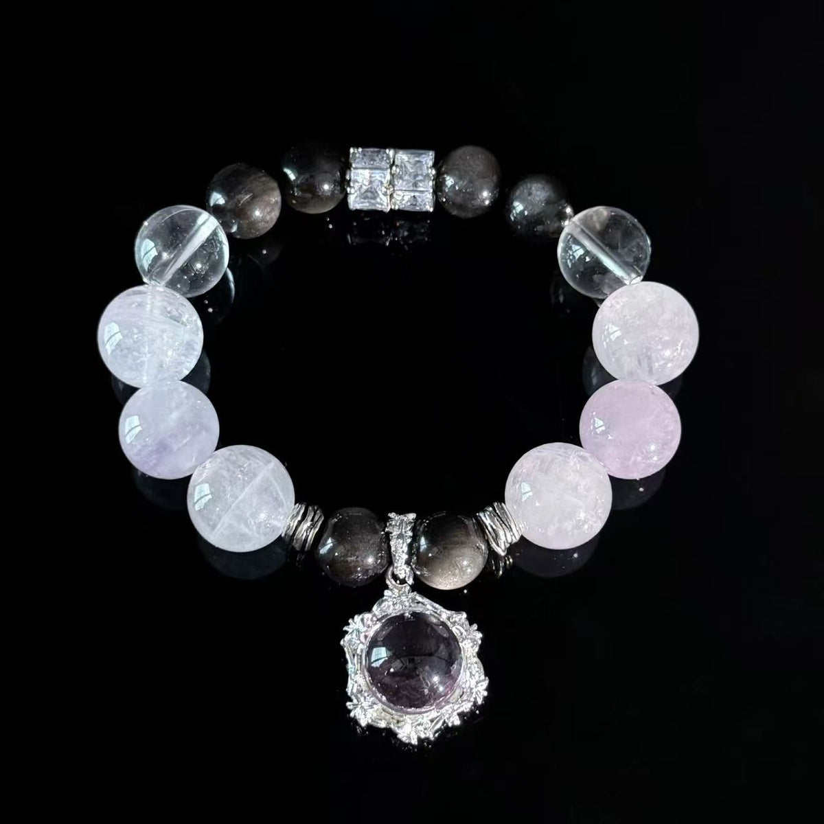 Amethyst & Black Obsidian Under the Moonlight | A Niche-Design Bracelet with an Atmospheric Vibe