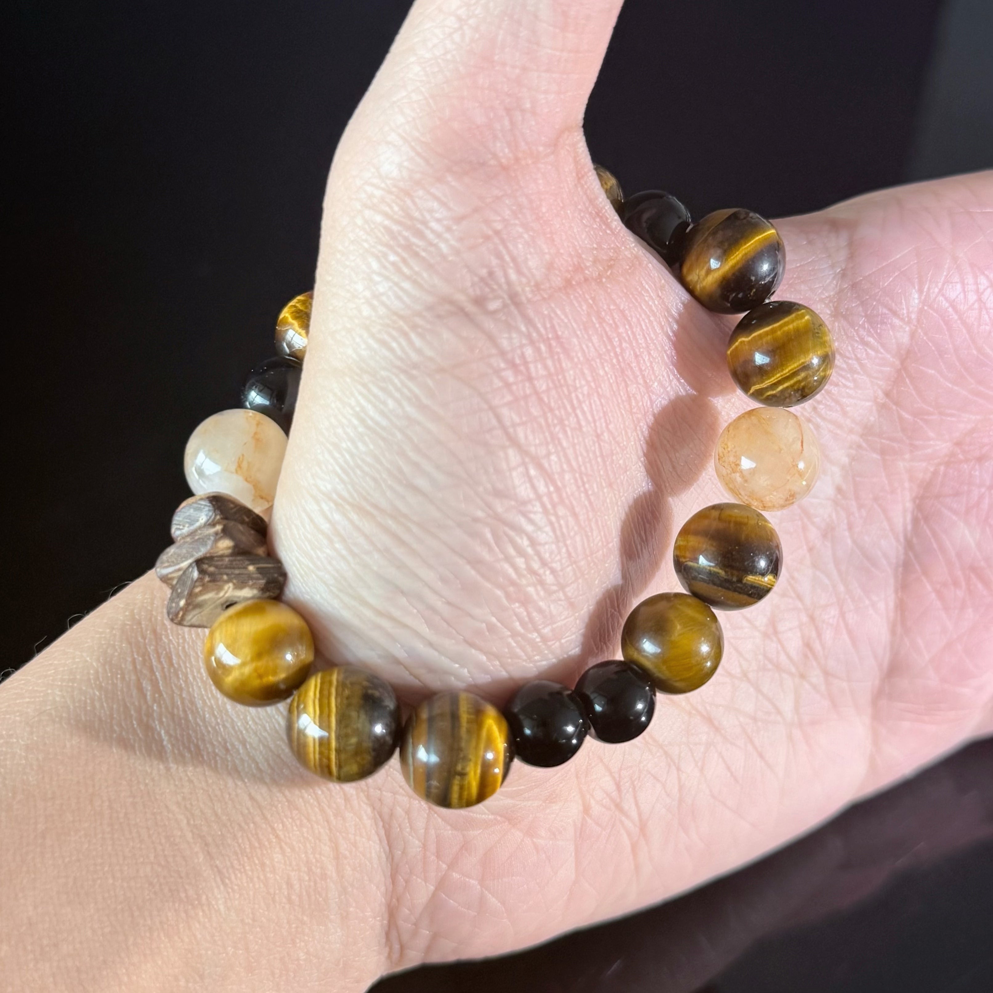 Strength, Confidence & Wealth Zodiac Crystal Bracelet for Leo & Capricorn
