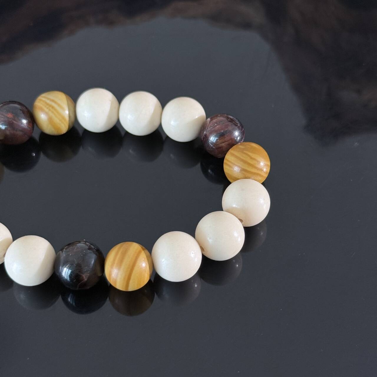 Natural White Stone & Earth-Tone Jasper Manual Beaded Bracelet — Minimalist Healing Crystal Bracelet