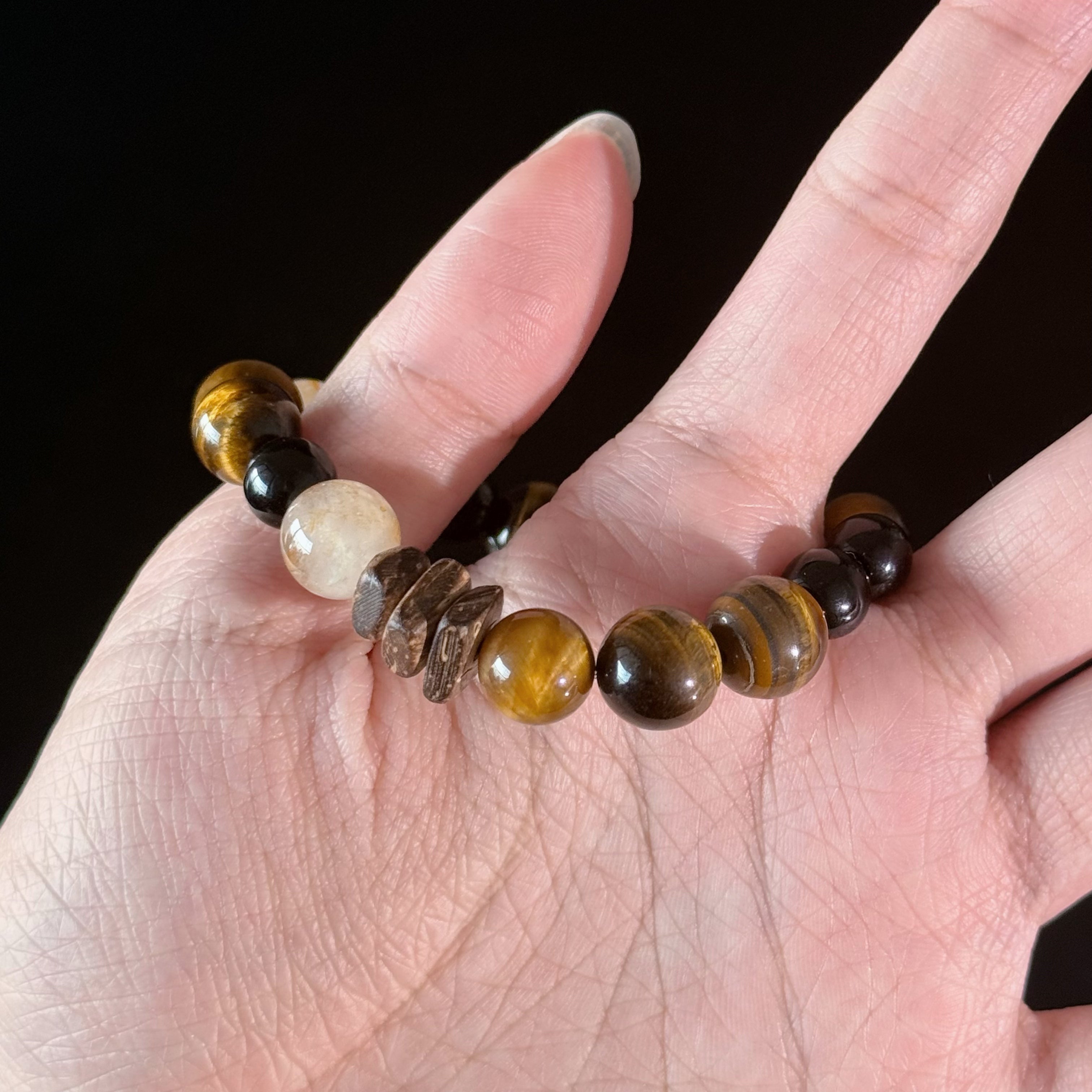 Strength, Confidence & Wealth Zodiac Crystal Bracelet for Leo & Capricorn