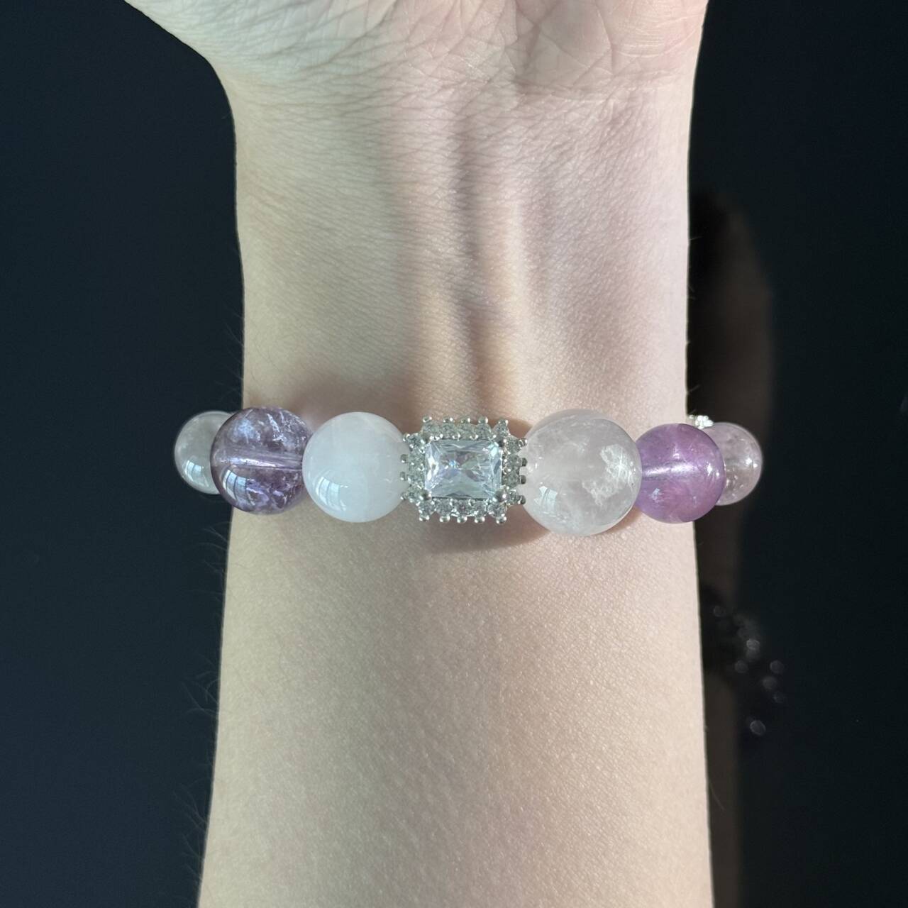 Natural Amethyst & Clear Quartz Bracelet — Handcrafted Beaded Healing Energy Bracelet for Calmness, Protection, and Spiritual Balance